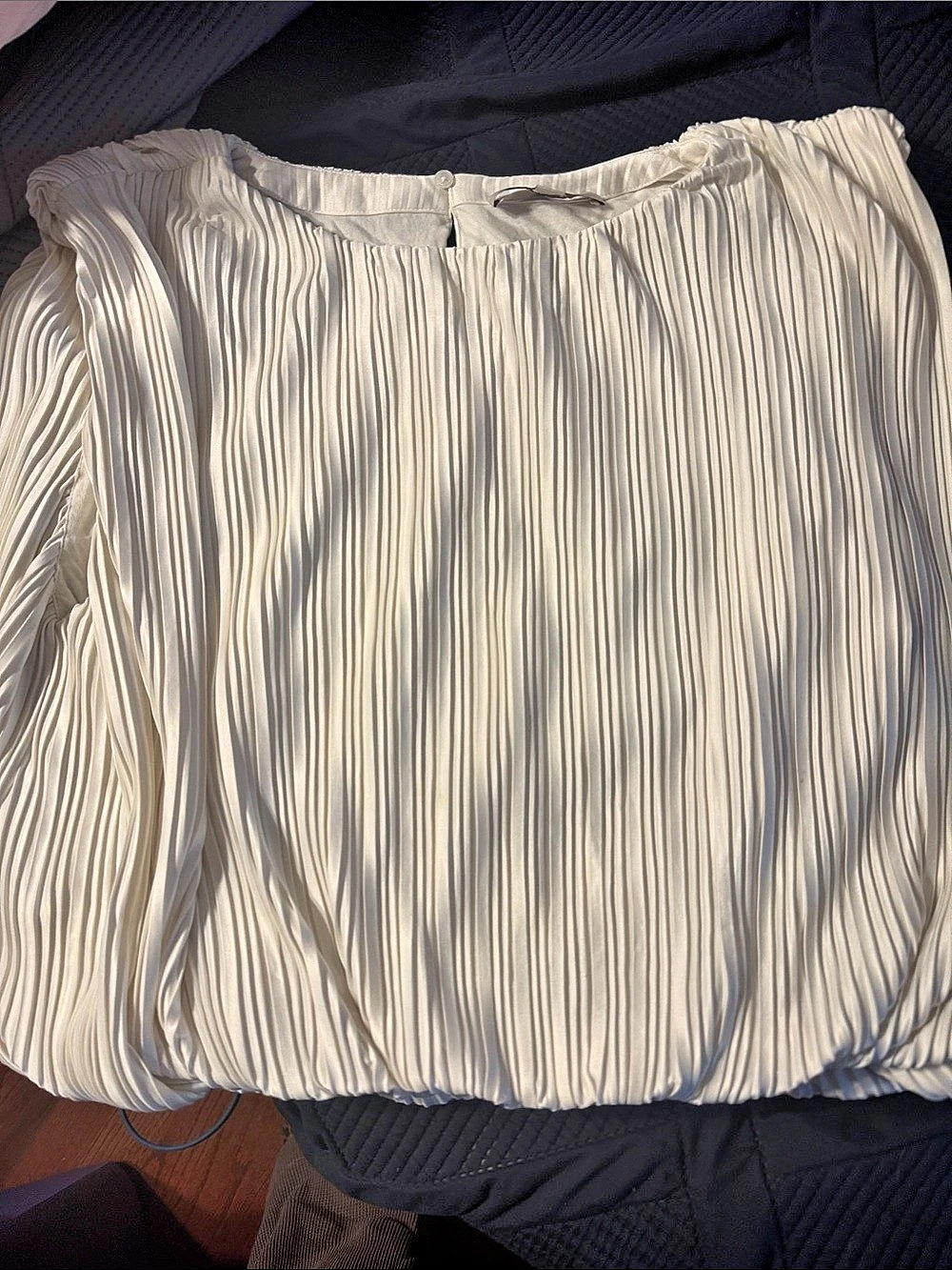 LOFT Pleated tank in Cream Size large